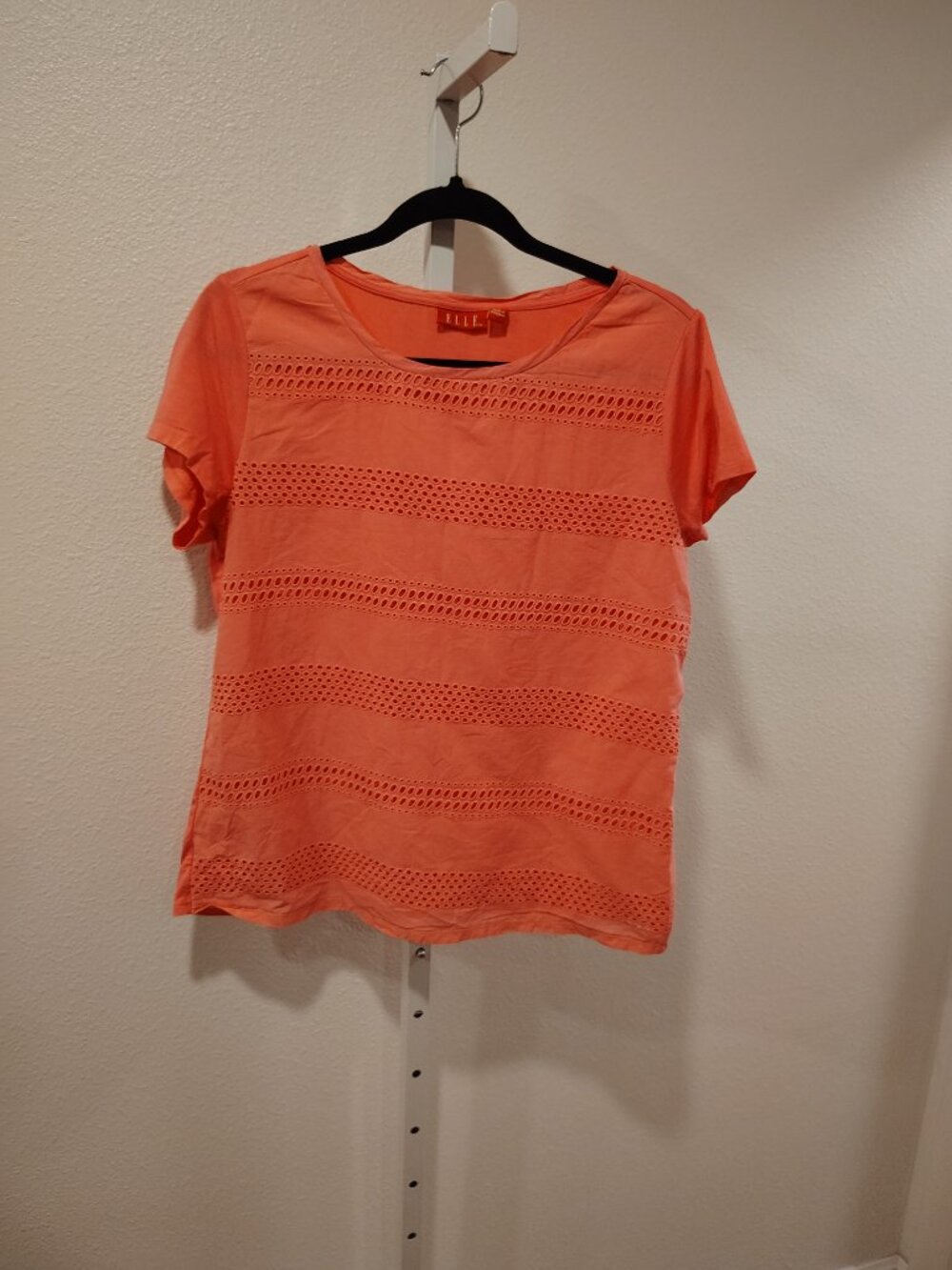 ELLE Women's Short Sleeve Top Size Large Eyelet Embroidery Pink Crew Neck - Picture 5 of 11